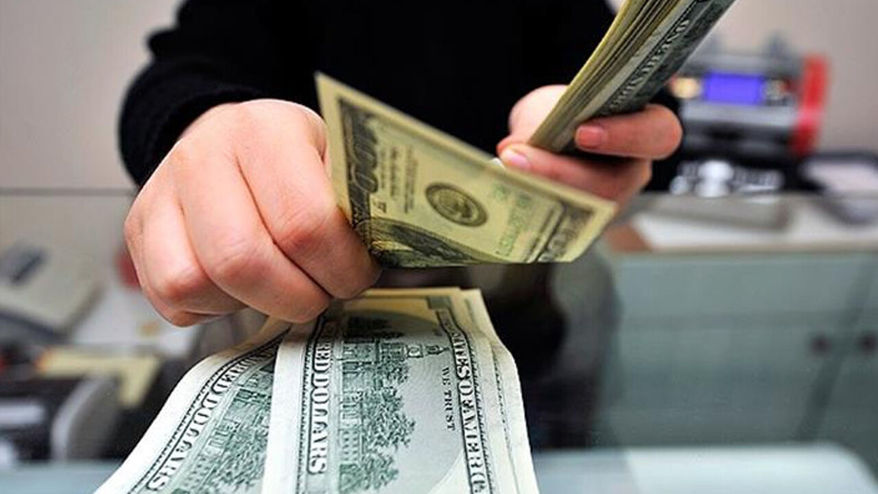 Dolar irtifa kaybediyor! Euro 45 liraya dayandı - 1. Resim