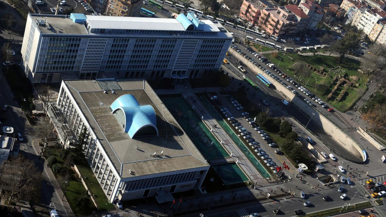 İBB'ye yönelik 5. dalga yolsuzluk operasyonu! Aykut Erdoğdu ve 2 kişi daha tutuklandı İBB'ye yönelik 5. dalga yolsuzluk operasyonunda Aykut Erdoğdu ve 3 kişi hakkında tutuklama talebi - 1. Resim