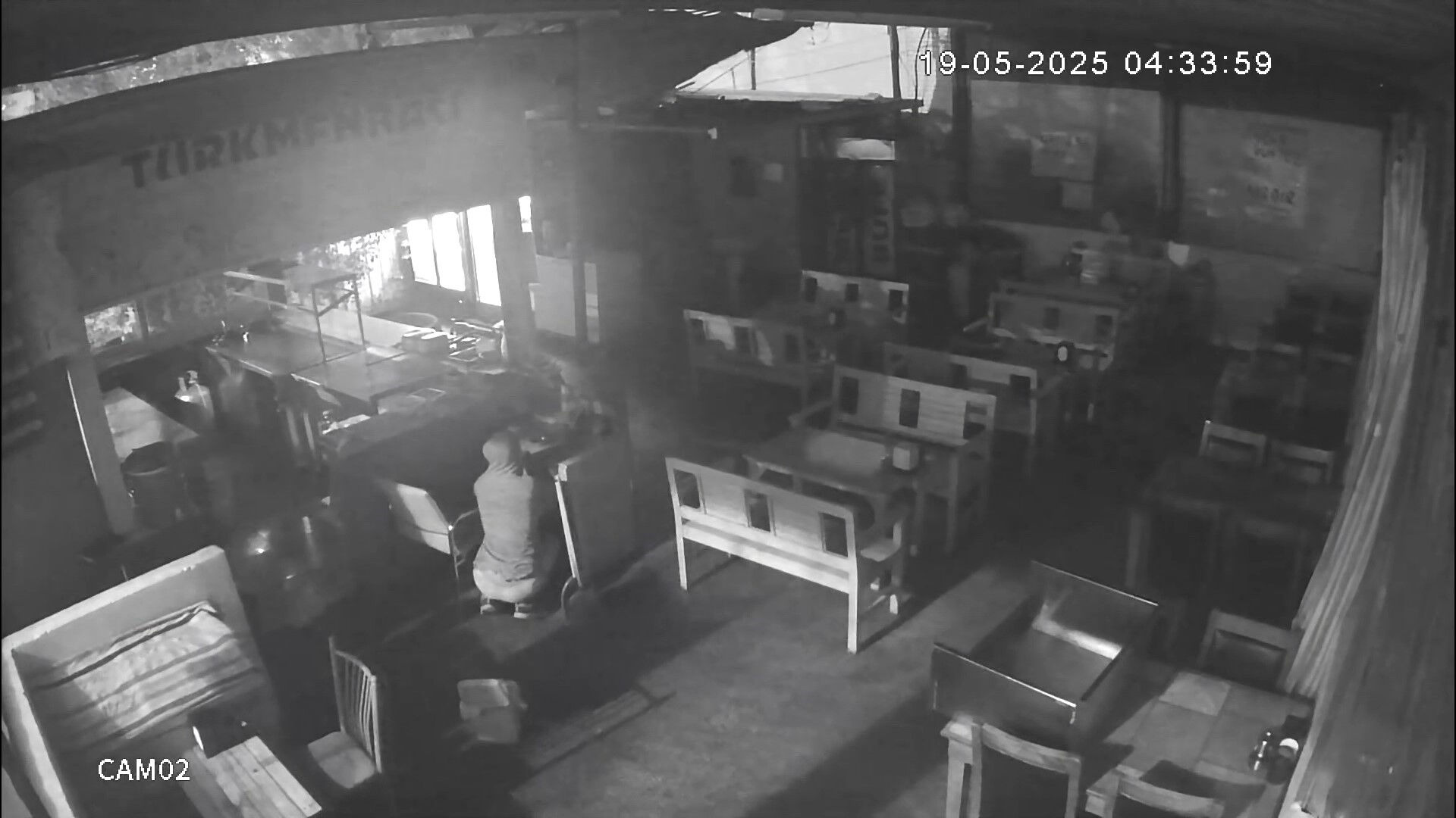 Karnını doyurduğu büfeyi aynı gece soydu! Savunması akıllara zarar - 1. Resim