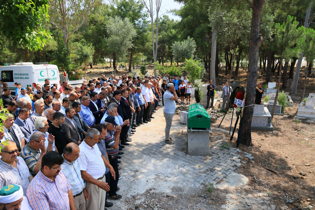 Muğla'daki depremde can vermişti: Afra Nur Günlü'ye arkadaş ellerinden son veda Muğla'daki depremde can vermişti: Afra Nur Günlü'ye arkadaş ellerinden son veda - 4. Resim