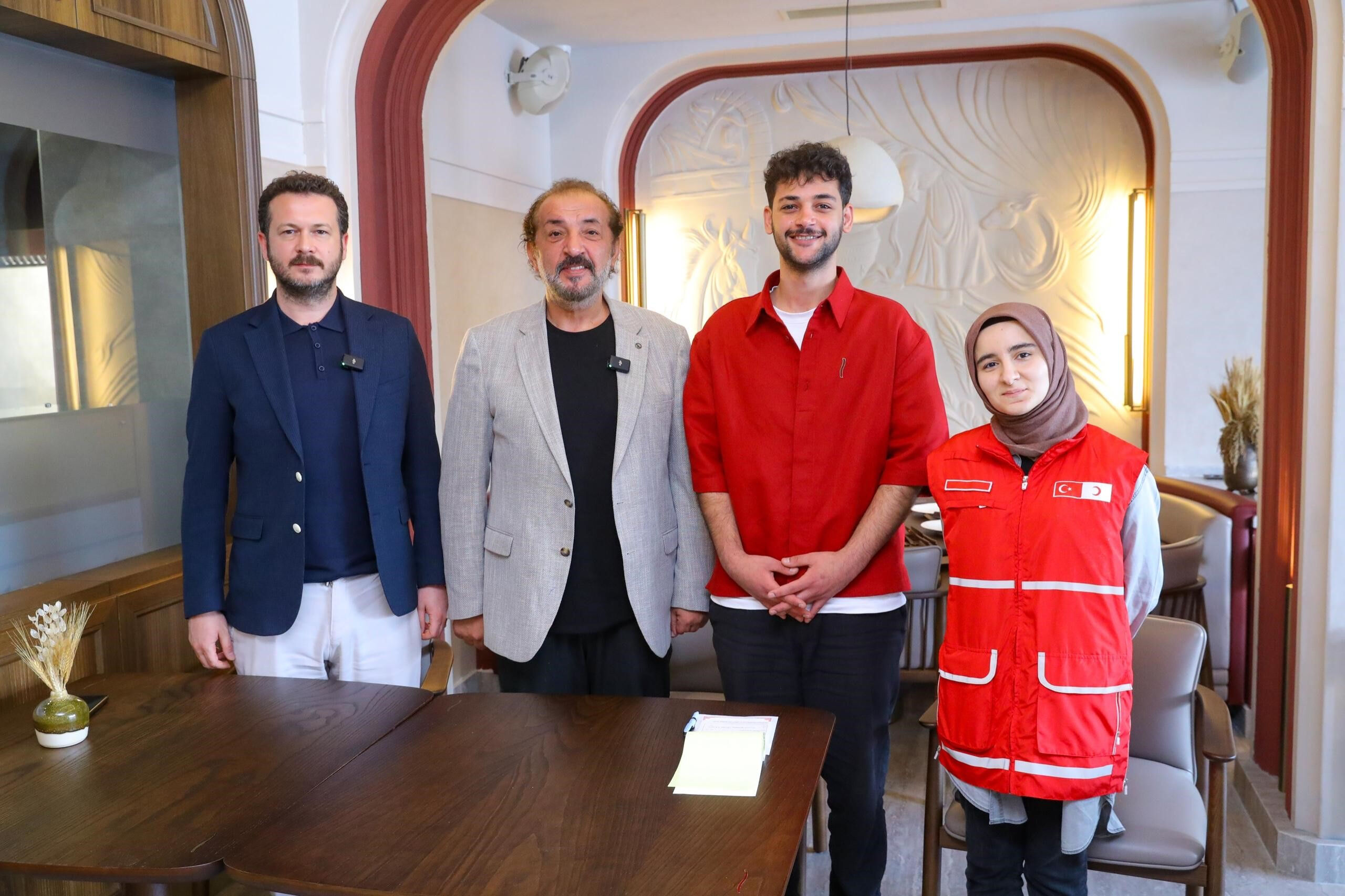 Ünlü şefler kurban bağışı yaptı, sevenlerine çağrıda bulundu - 1. Resim