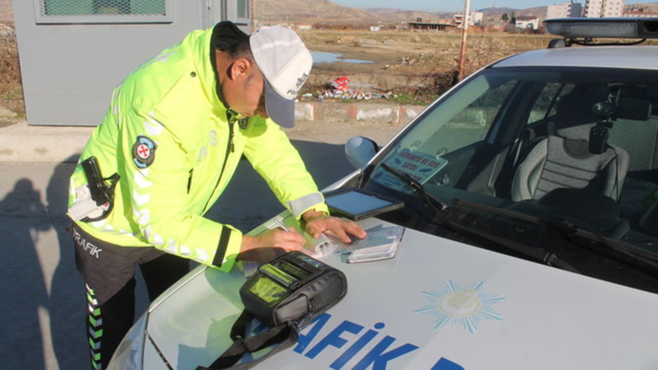 Yeni trafik cezaları yürürlüğe girdi mi, ne zaman yürürlüğe girecek, yeni trafik cezaları ne kadar oldu?