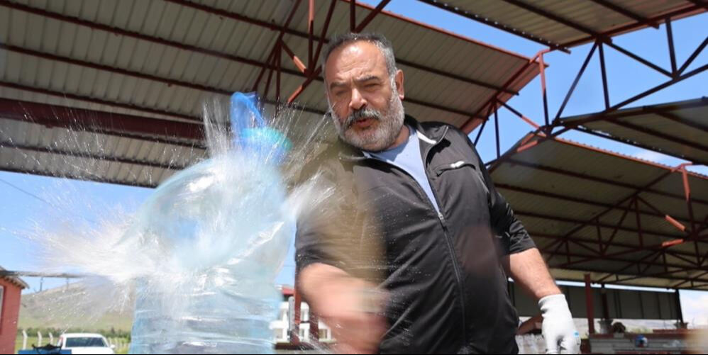 Acemi kasaplara m&uuml;jde! Bayramda hastanelik olmaya son, muhakkak kullanılmalı... - 3. Resim