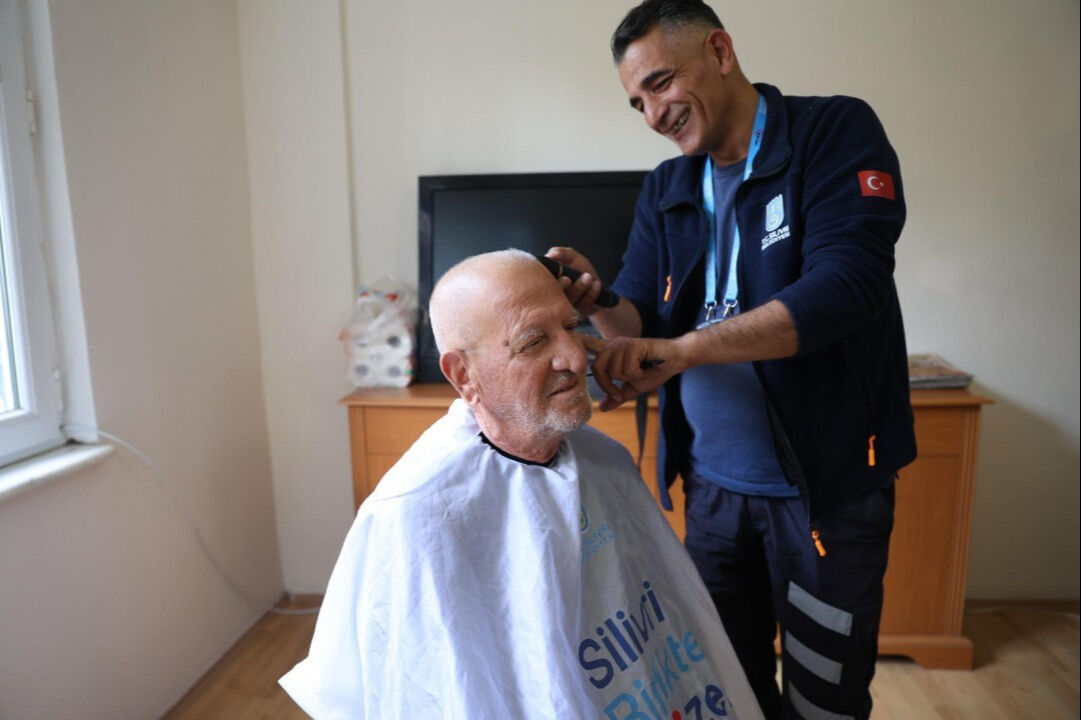 Berber ücretsiz oldu! Kurban Bayramı öncesi hayata geçirildi: Belediyeden evde hizmet - 1. Resim