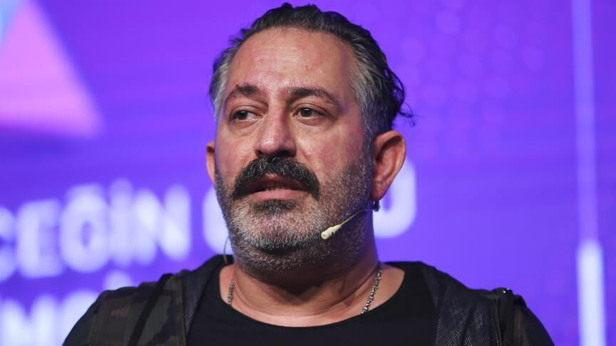 Cem Yılmaz'ın servet değerindeki motosikleti çok konuşuldu! 