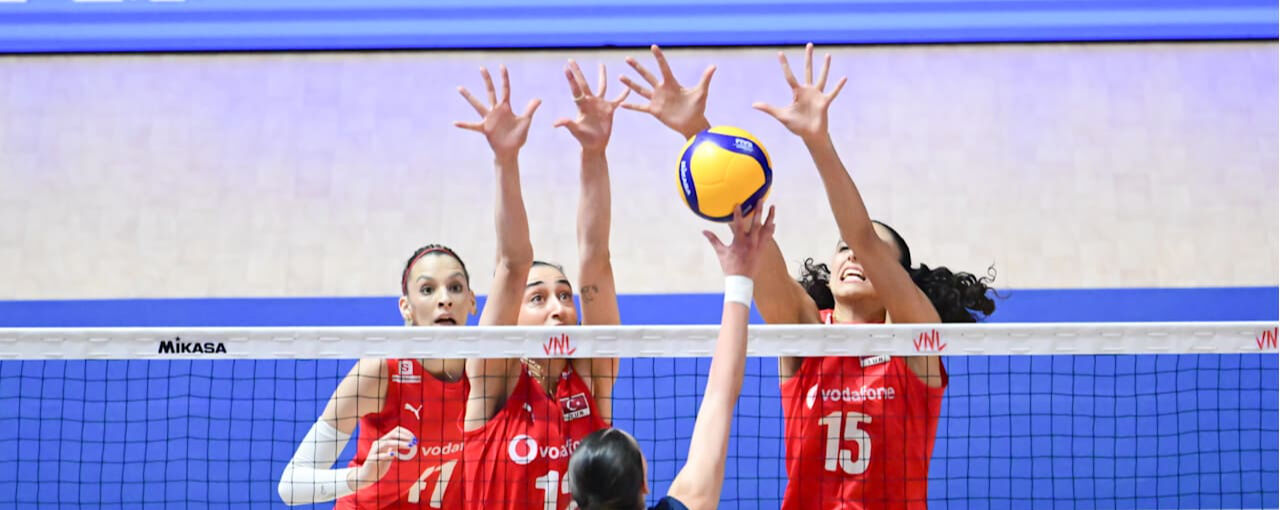 Deniz Uyanık kimdir, hangi takımda oynuyor? Voleybol kariyeri - 3. Resim