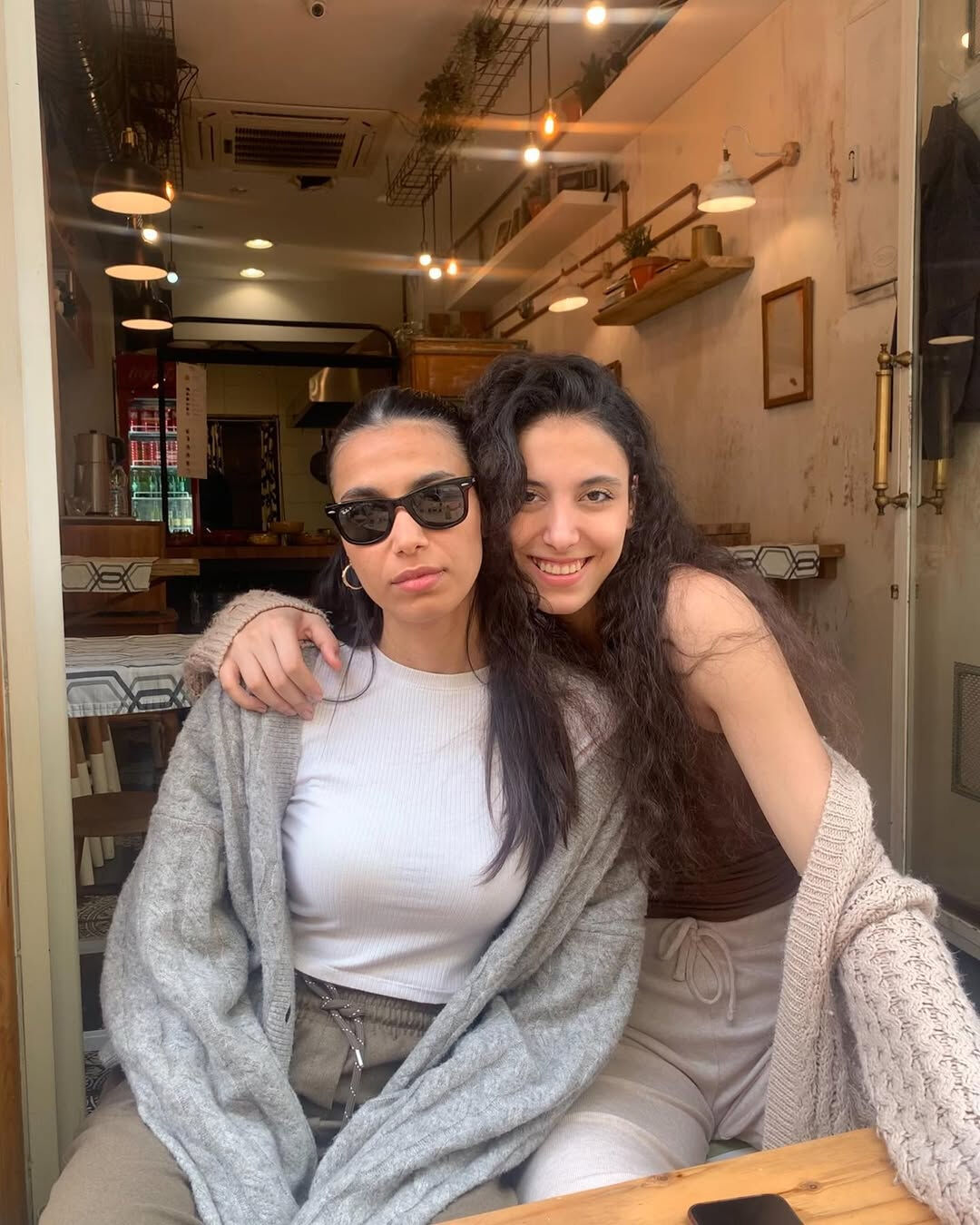 Deniz Uyanık ve Cemre Uyanık kardeş mi? Deniz Uyanık ve Cemre Uyanık kardeş mi? - 1. Resim