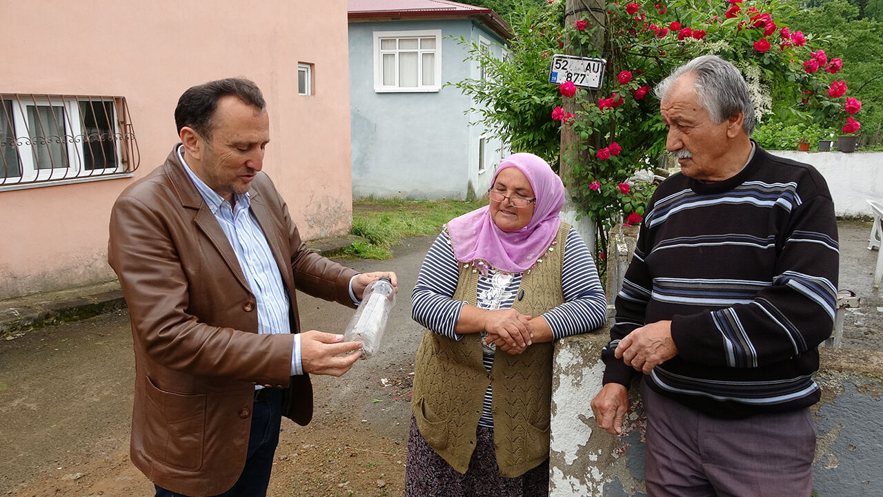 Kahverengi kokarcanın başına ödül koydu: Canlısını getirene para veriyor - 1. Resim