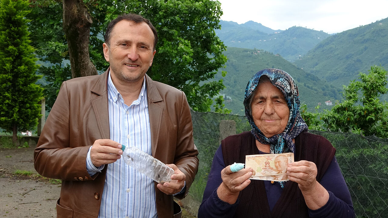 Kahverengi kokarcanın başına ödül koydu: Canlısını getirene para veriyor - 2. Resim
