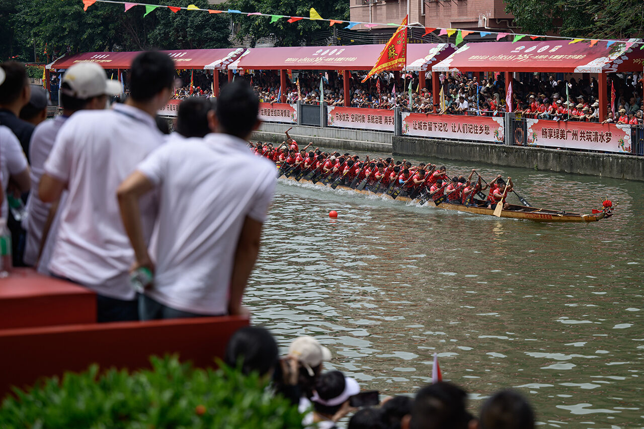 Kayık festivaliyle milyarlarca dolar kazandılar! Milyonlarca kişi bu anları görmek için seyahat etti - 1. Resim