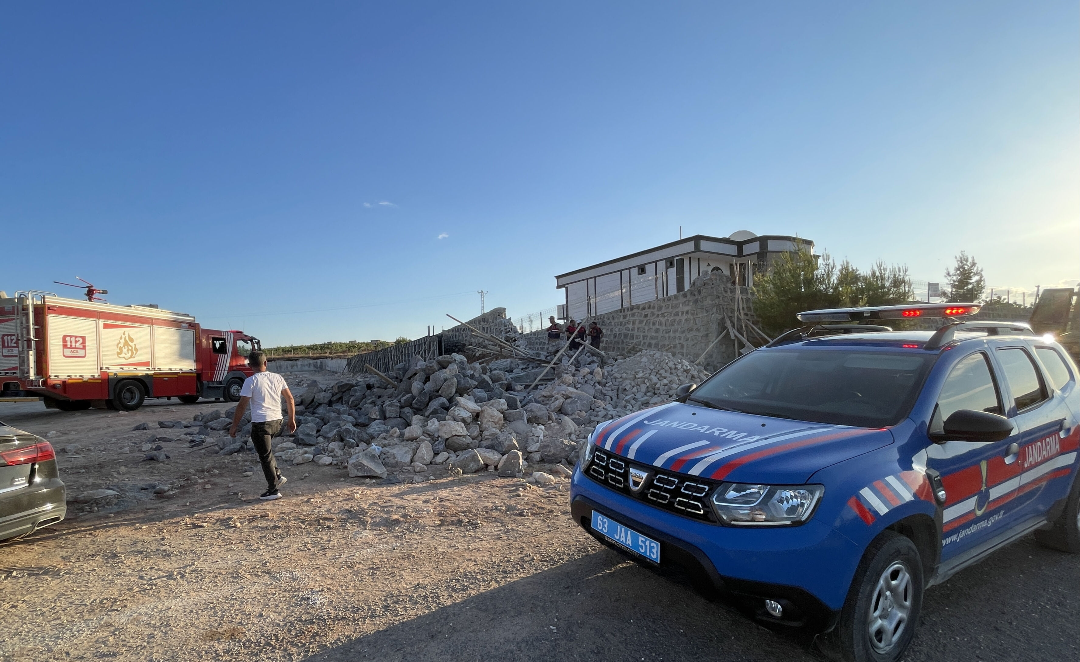 Şanlıurfa'da korkunç göçük kazası! Ağır yaralı işçiler var - 1. Resim