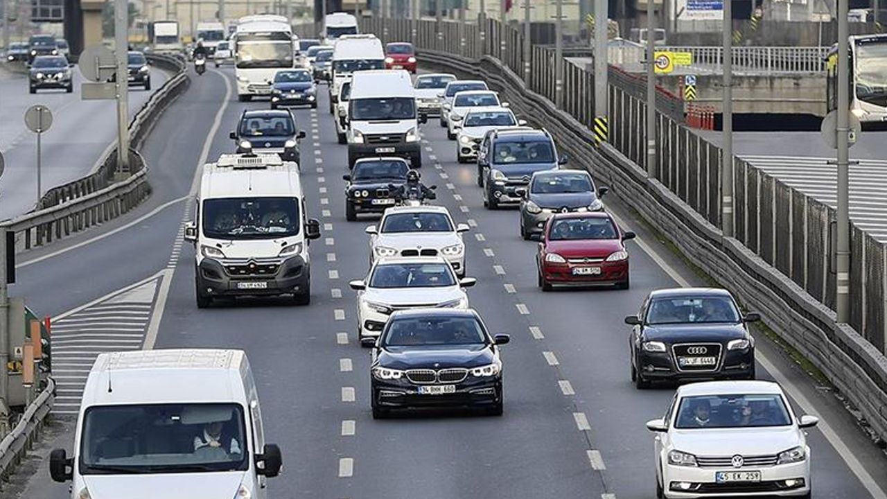Trafikte yeni dönem! Bakan Yerlikaya duyurdu: Bunu yapanlar yandı Trafikte yeni dönem! Bakan Yerlikaya duyurdu: Bunu yapanlar yandı