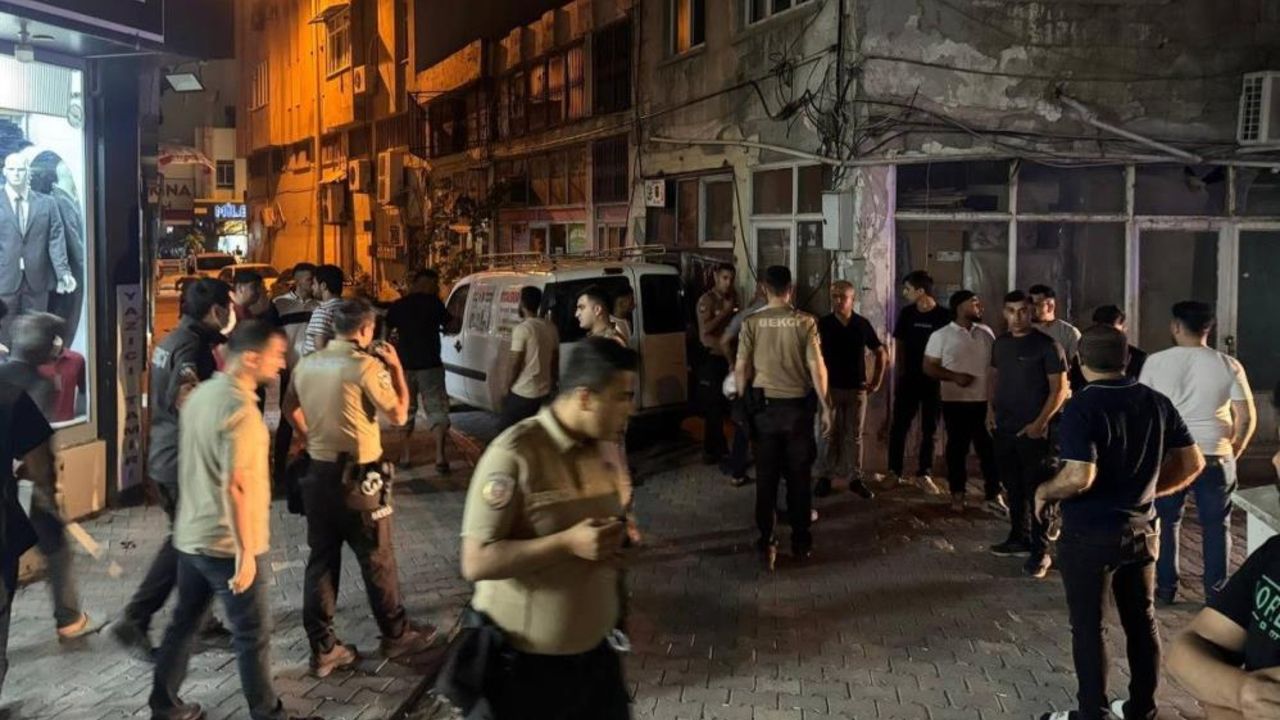 Yolda yürüyen adama Belçika Kurdu saldırdı! Yolda yürüyen adama Belçika Kurdu saldırdı!