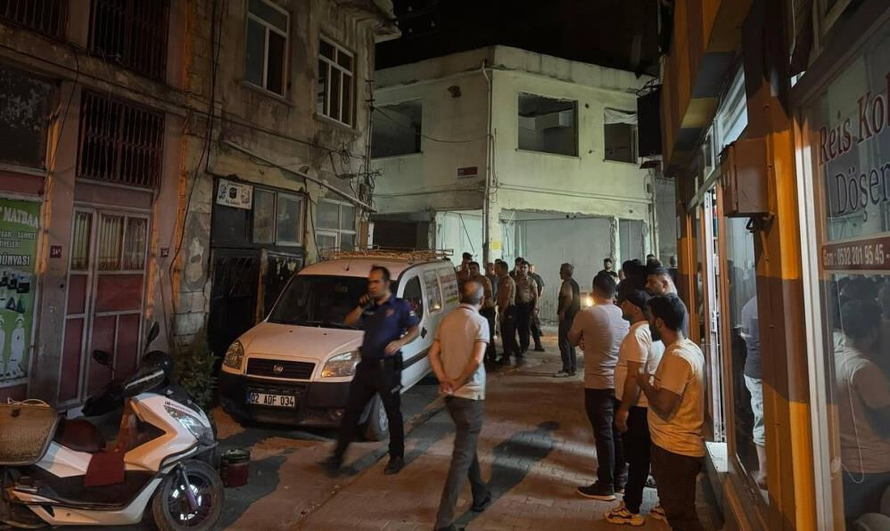 Yolda y&uuml;r&uuml;yen adama Bel&ccedil;ika Kurdu saldırdı! - 1. Resim