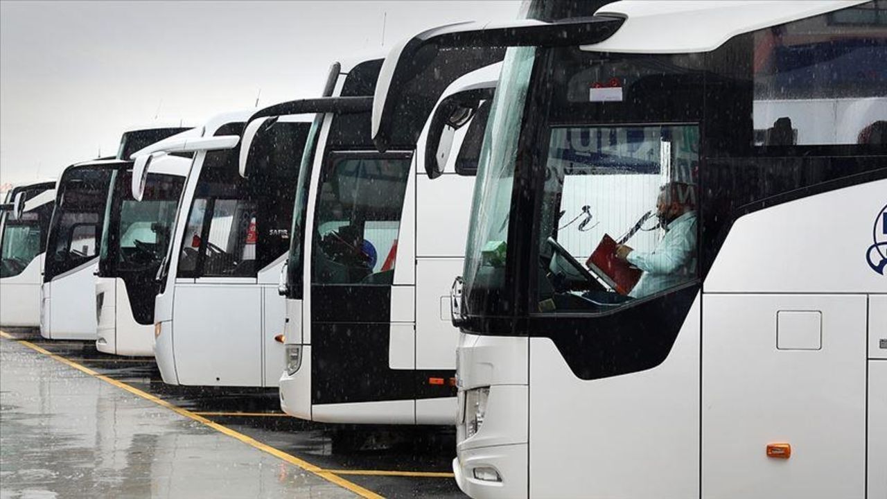 350 liradan 500 liraya çıktı! Otobüs biletlerine bayram ayarı 350 liradan 500 liraya çıktı! Otobüs biletlerine bayram ayarı