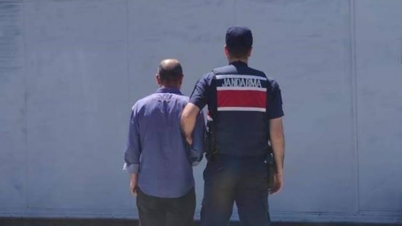 63 yıl hapis cezası almıştı! 17 farklı suçtan aranıyordu, Manisa’da yakalandı 63 yıl hapis cezası almıştı! 17 farklı suçtan aranıyordu, Manisa’da yakalandı