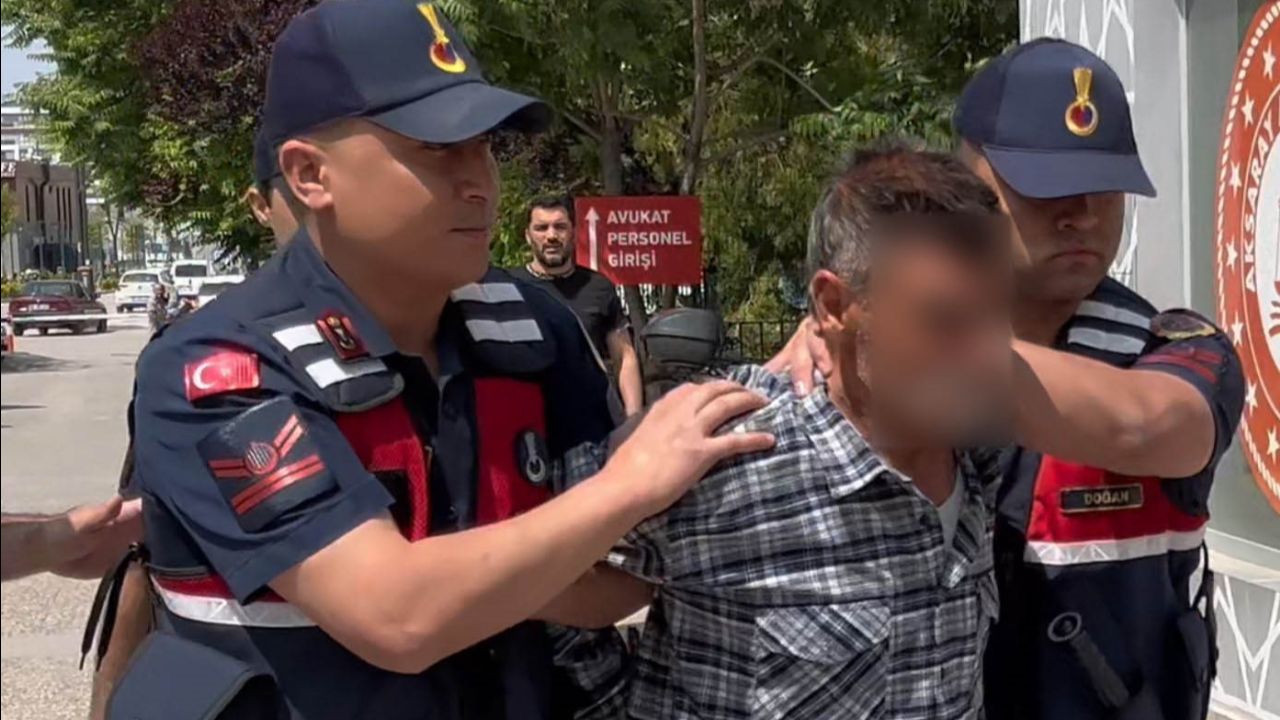 Arkadaşların kavgası dehşetle son buldu! Başında cam şişe kırıp boğazını kesti Arkadaşların kavgası dehşetle son buldu! Başında cam şişe kırıp boğazını kesti