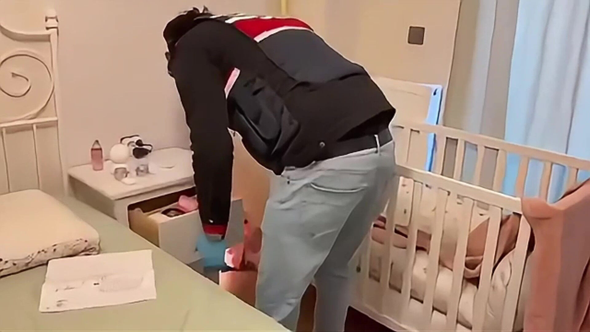 Bir 'tık'la yarım milyon lirasından oldu! Ekipler seferber oldu: 7 şüpheli yakalandı Bir 'tık'la yarım milyon lirasından oldu! Ekipler seferber oldu: 7 şüpheli yakalandı - 1. Resim