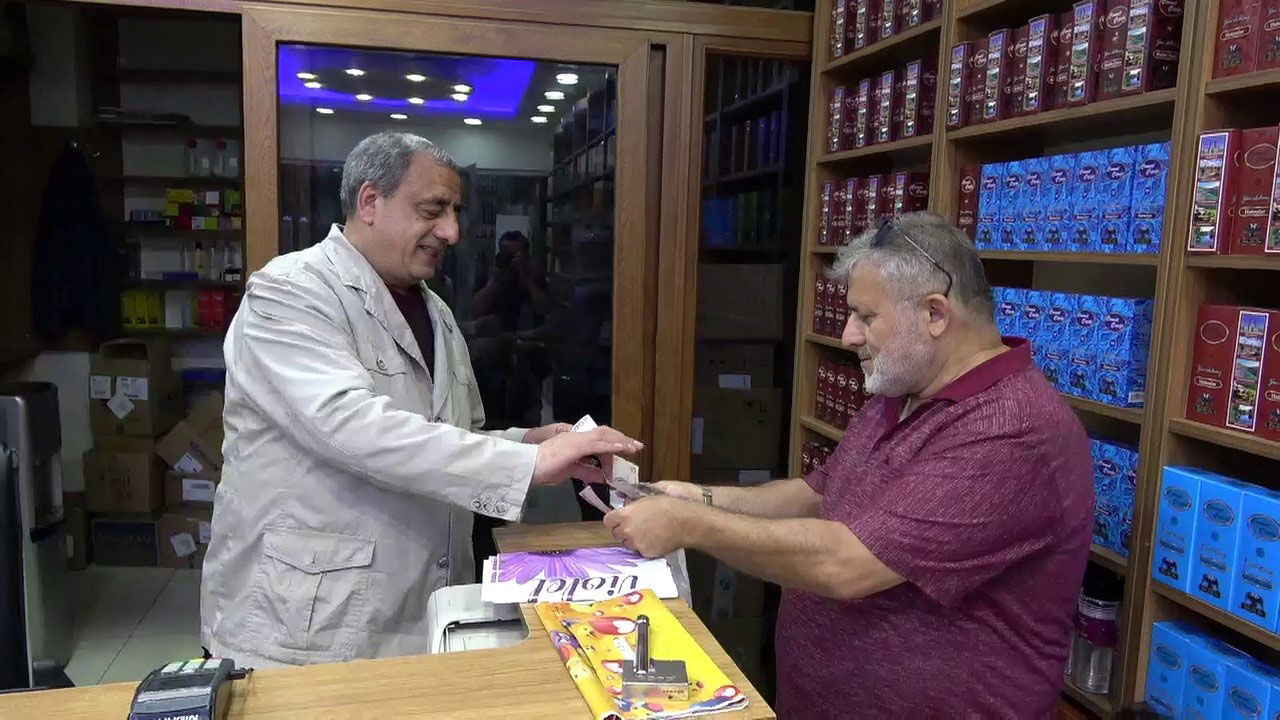 Cildi tahriş edebilir! Bayramın vazgeçilmezi kolonyaya dikkat - 2. Resim