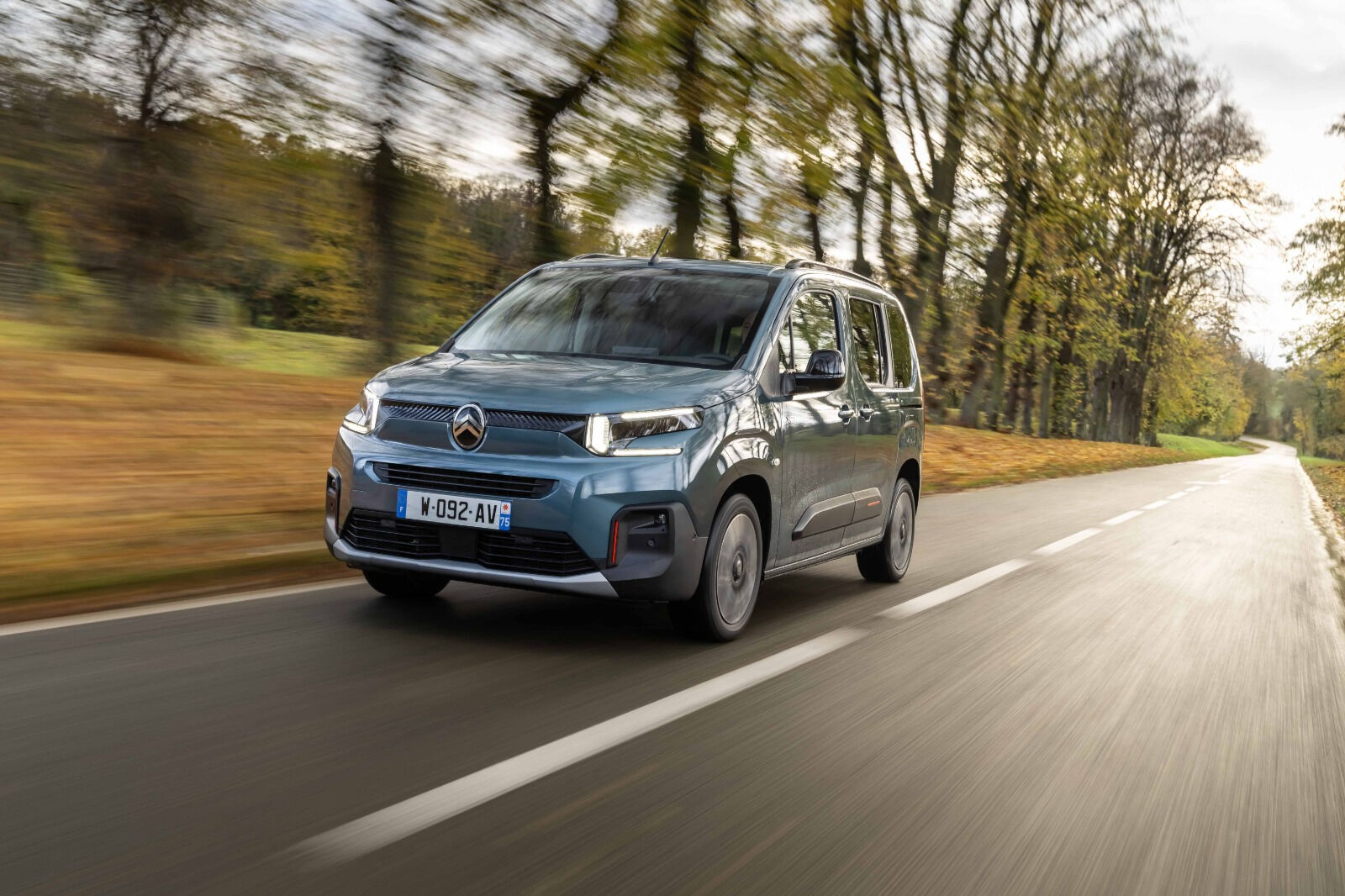 Citroen Ë-C3, C4 ve Berlingo Kombi için yeni kampanya! En uygun elektrikli otomobile sıfır faizli kredi Citroen Ë-C3, C4 ve Berlingo Kombi için yeni kampanya! En uygun elektrikli otomobile sıfır faizli kredi - 2. Resim