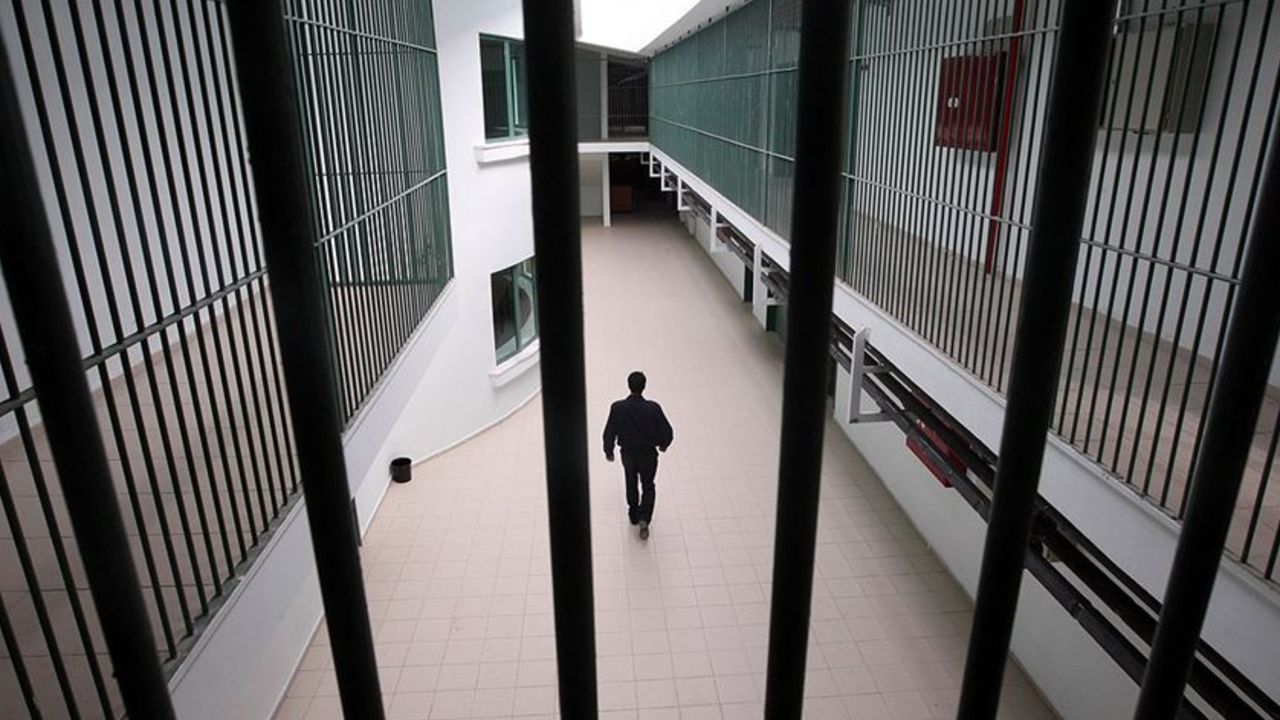 İnfaz yasası yürürlükte! 20 bin mahkûm tahliye ediliyor İnfaz yasası yürürlükte! 20 bin mahkûm tahliye ediliyor