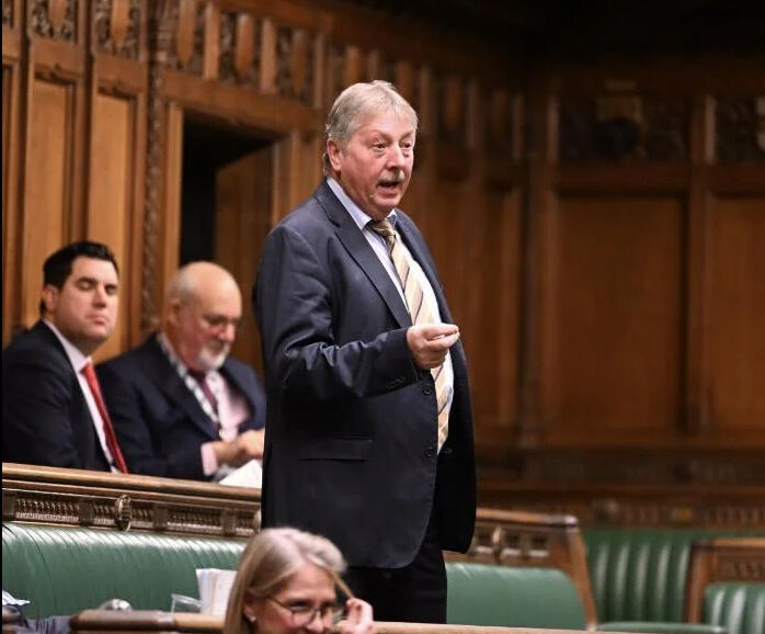 İngiltere Parlamentosu'na KKTC için doğrudan uçuş önergesi sunuldu! Demokratik Birlik Partisi Milletveki Sammy Wilson