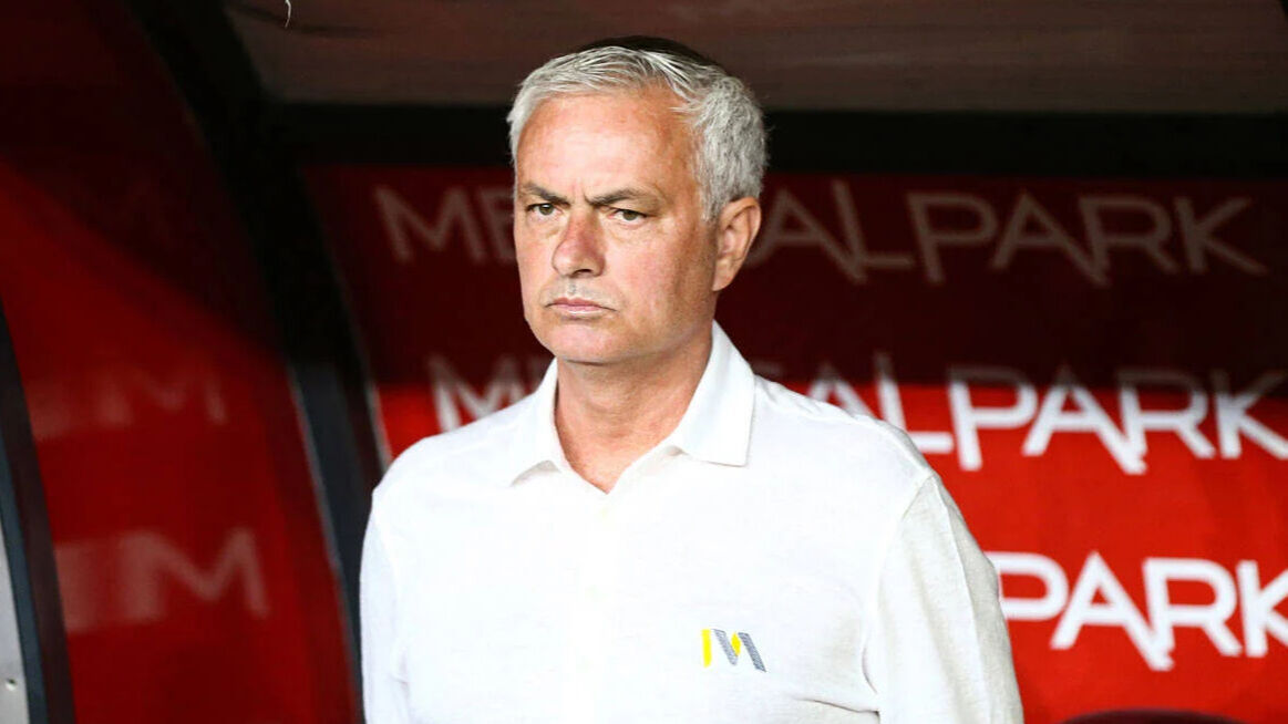İtalya'dan flaş iddia! Jose Mourinho Fenerbahçe'den ayrılıyor mu? İtalya'dan flaş iddia! Jose Mourinho Fenerbahçe'den ayrılıyor mu? - 1. Resim