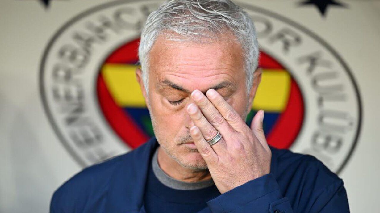 İtalya'dan flaş iddia! Jose Mourinho Fenerbahçe'den ayrılıyor mu? İtalya'dan flaş iddia! Jose Mourinho Fenerbahçe'den ayrılıyor mu?