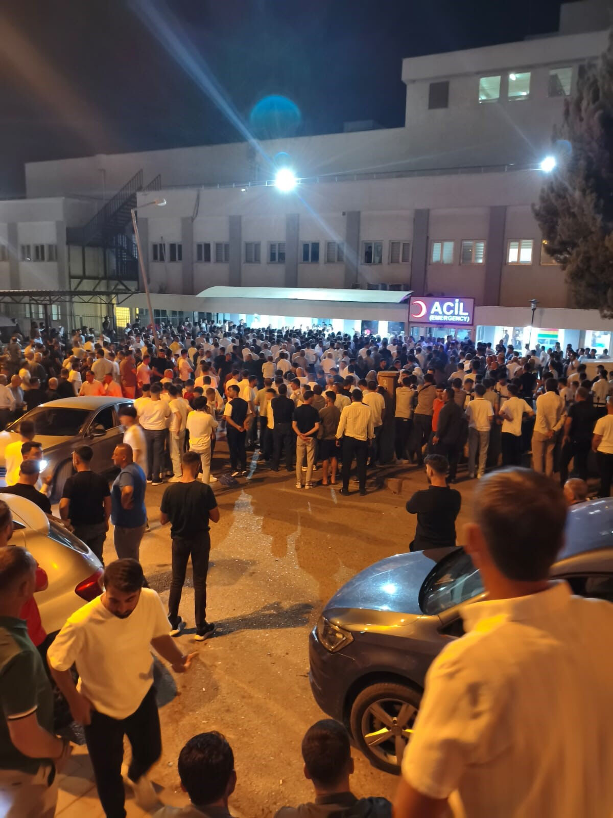 Bayram günü düğün salonuna kanlı saldırı! Ölü ve yaralılar var - 1. Resim