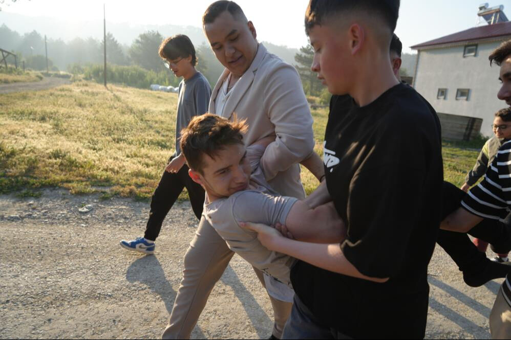 Bayram namazına gitmeyen genç mahalleliden kaçamadı! Yarım asırlık geleneğe uykuda yakalandı... Bayram namazına gitmeyen genç mahalleliden kaçamadı! Yarım asırlık geleneğe uykuda yakalandı... - 3. Resim