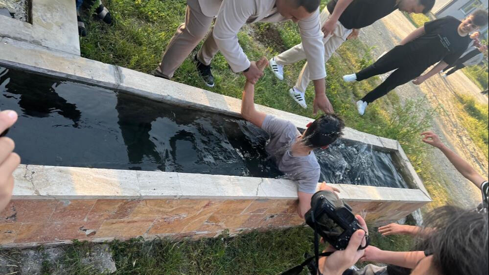 Bayram namazına gitmeyen genç mahalleliden kaçamadı! Yarım asırlık geleneğe uykuda yakalandı... Bayram namazına gitmeyen genç mahalleliden kaçamadı! Yarım asırlık geleneğe uykuda yakalandı... - 5. Resim
