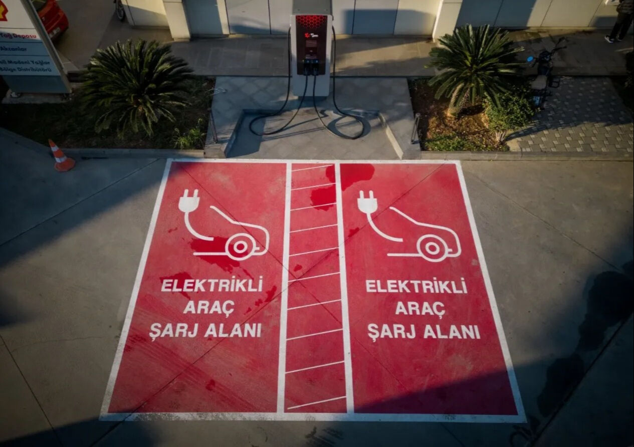 Bayramda şarj yarışı başladı: 13 operatörden elektrikli araç sahiplerine dev kampanya Bayramda şarj yarışı başladı: 13 operatörden elektrikli araç sahiplerine dev kampanya - 1. Resim