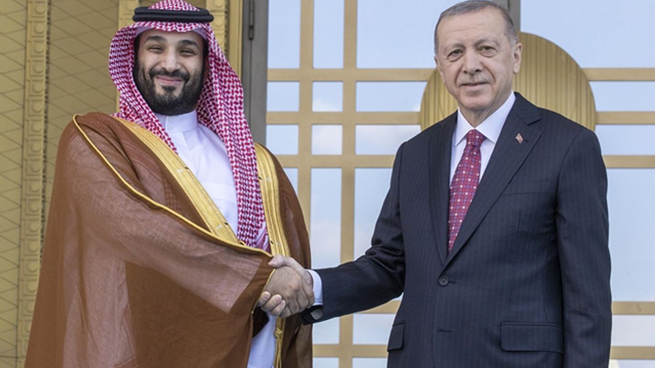 Cumhurbaşkanı Erdoğan, Prens Selman'la görüştü: Bayram ve hac organizasyonu tebriği Cumhurbaşkanı Erdoğan, Prens Selman'la görüştü: Bayram ve hac organizasyonu tebriği