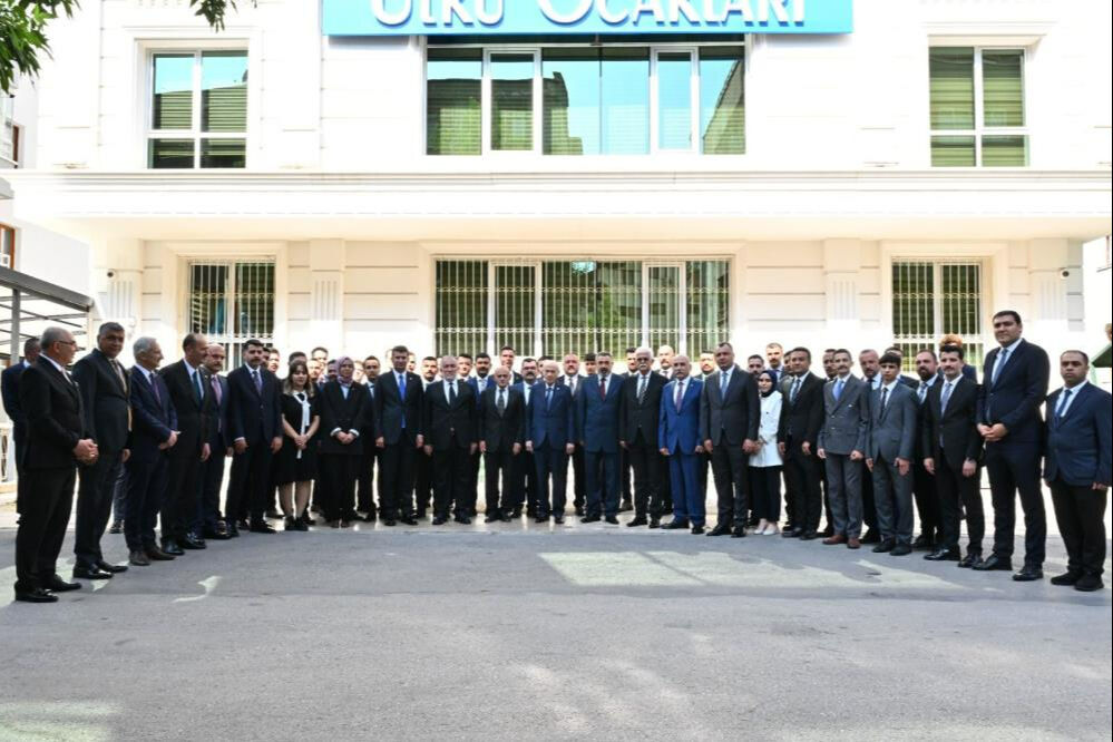 Devlet Bahçeli, Ülkü Ocakları'nı ziyaret etti: Kahvaltıda bayramlaştı Devlet Bahçeli, Ülkü Ocakları'nı ziyaret etti: Kahvaltı masasında bayramlaştı - 2. Resim