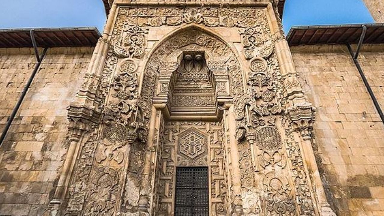  -Dünya'da eşi yok, insanlar Divriği'ye akın ediyor!