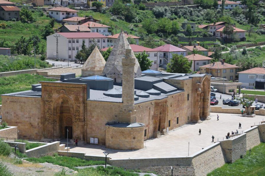 D&uuml;nya'da eşi yok, insanlar Divriği'ye akın ediyor! 'Dilleri kısır, kalemleri kırık bırakıyor...' - 5. Resim