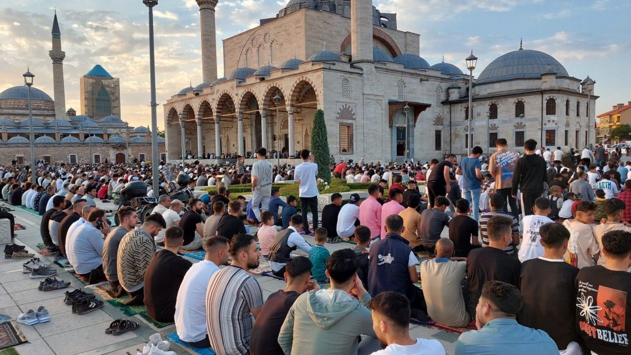 Gaziantep bayram namazı saat kaçta? İslahiye, Şahinbey, Şehitkamil, Oğuzeli, Nizip, Araban, Yavuzeli, Karkamış, Nurdağı bayram namazı saatleri
