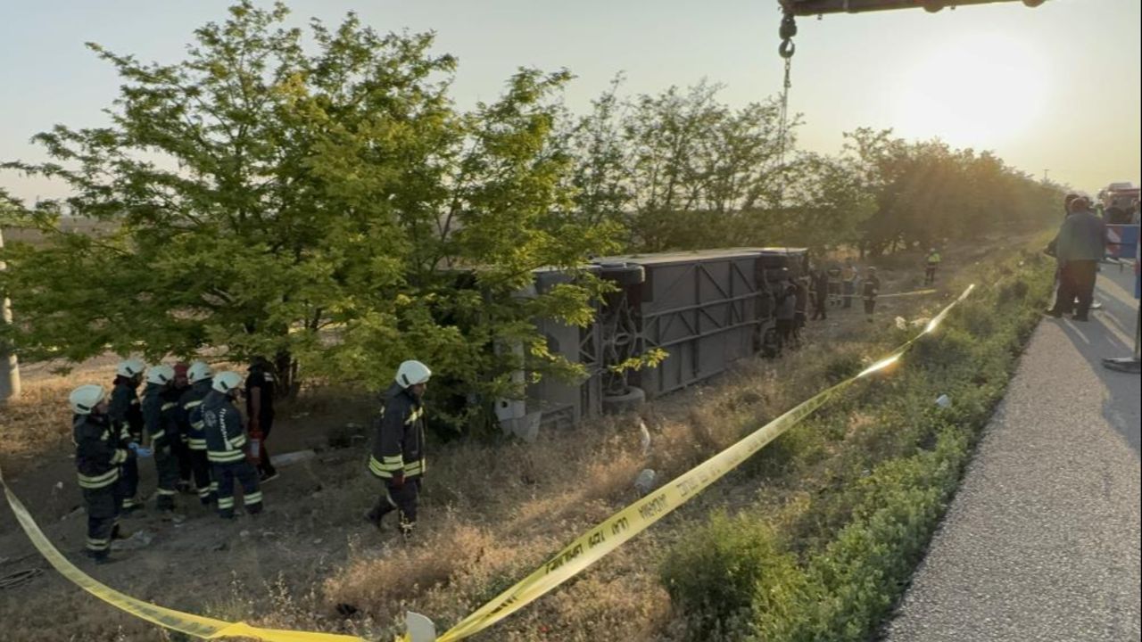  -Konya'da yolcu otobüsü devrildi!