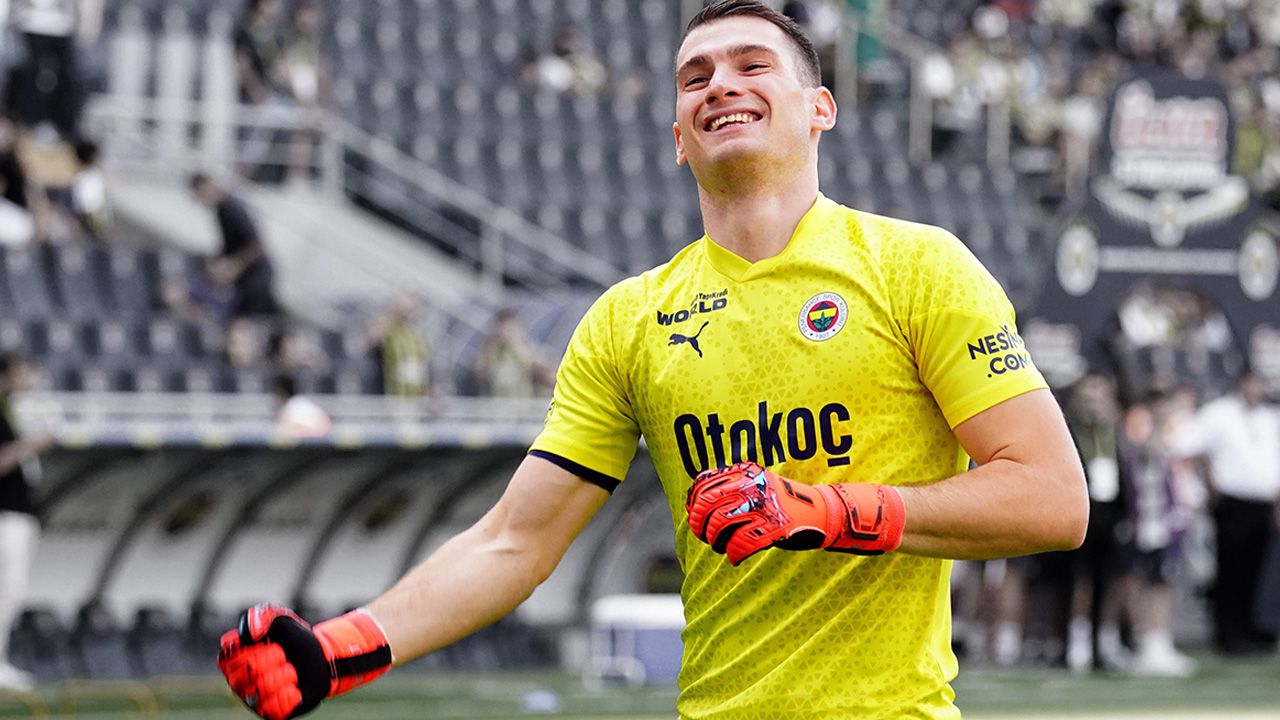 Livakovic'in bu hamlesi Fenerbahçelileri kızdıracak! Galatasaray'a ona verdi Livakovic'in bu hamlesi Fenerbahçelileri kızdıracak! Galatasaray'a ona verdi