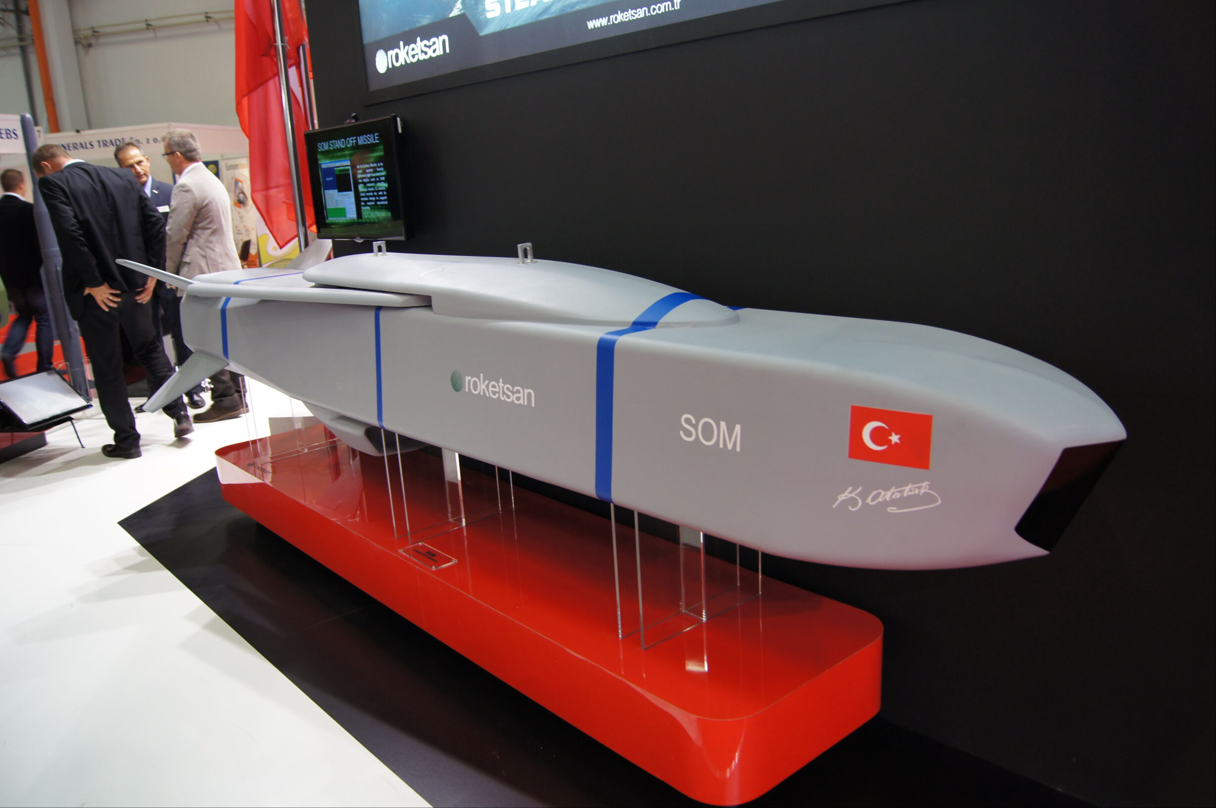 Milli gurur yüksek uçup sert vurdu! SOM'dan tam isabet Milli gurur yüksek uçup sert vurdu! SOM'dan tam isabet - 1. Resim