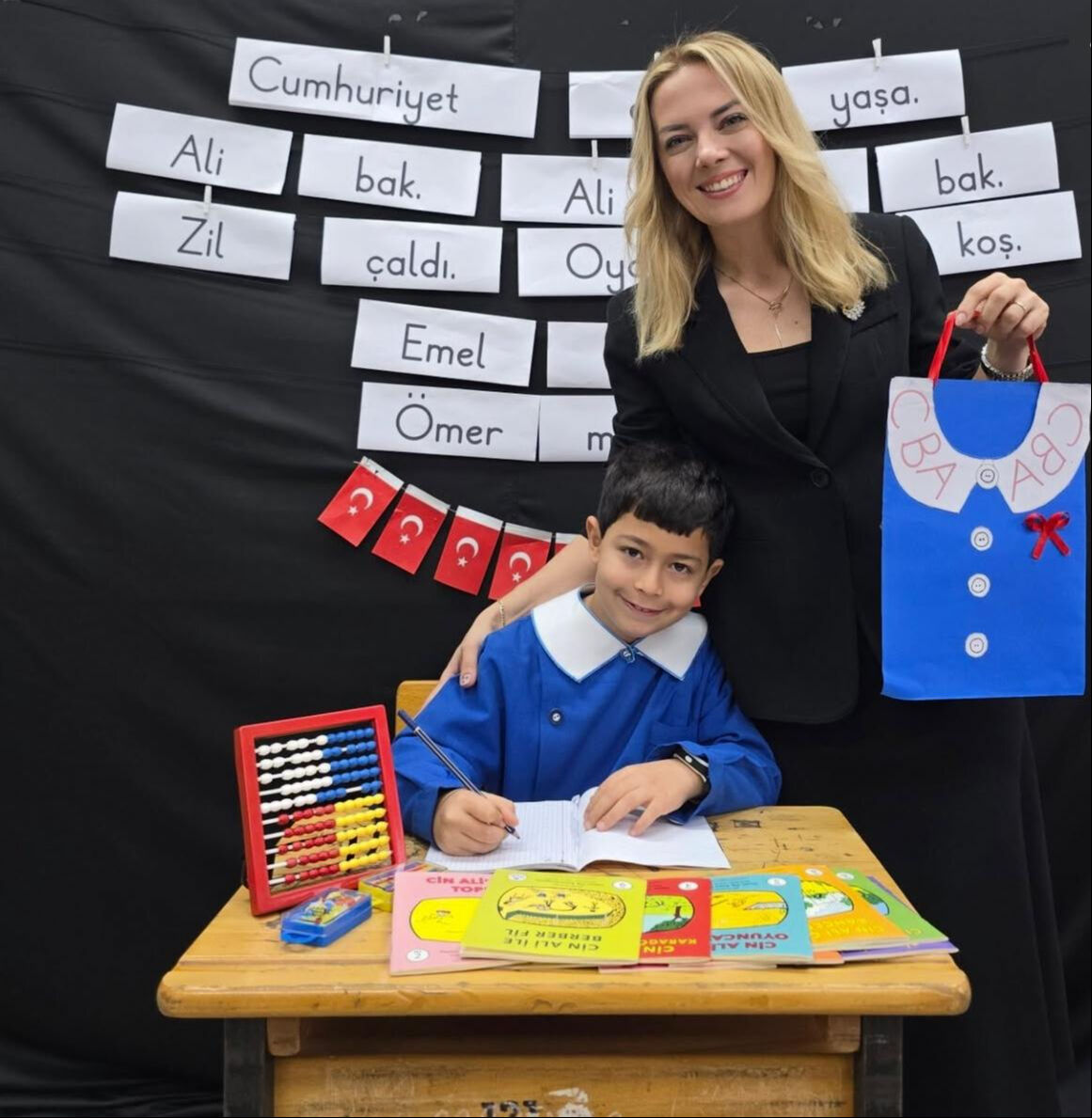 Öğretmen değil dert annesi... Sabiha öğretmenin sınıfa koyduğu sandık dalga dalga yayılıyor - 3. Resim