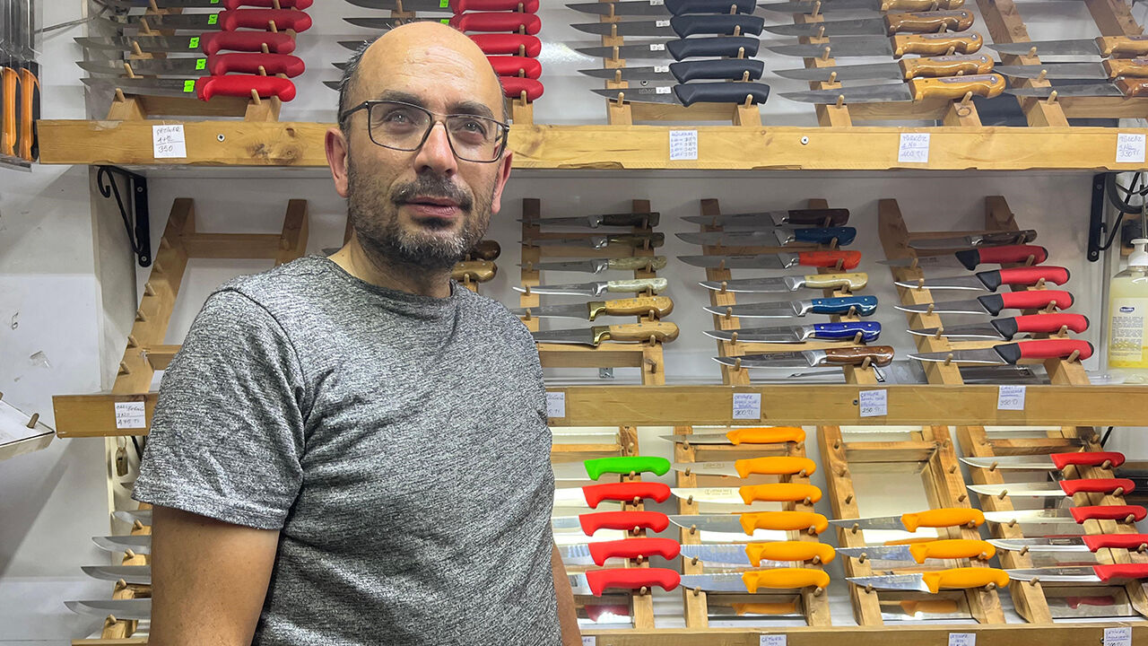 Siparişlere yetişemiyor! Gözleri görmüyor, 25 yıldır elleriyle hissederek yapıyor Siparişlere yetişemiyor! Gözleri görmüyor, 25 yıldır elleriyle hissederek yapıyor - 3. Resim
