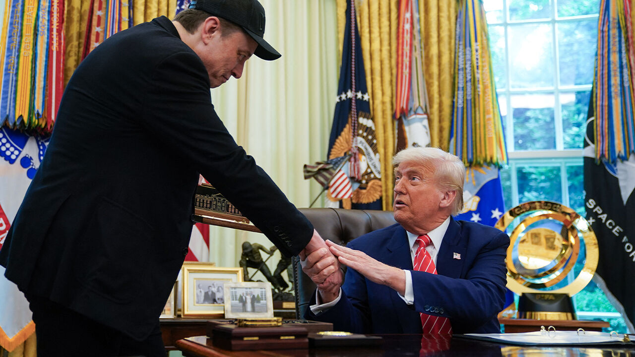 Trump'ın eski danışmanından Musk ile ilgili olay sözler: Sınır dışı edilsin Trump'ın eski danışmanından Musk ile ilgili olay sözler: Sınır dışı edilsin - 1. Resim