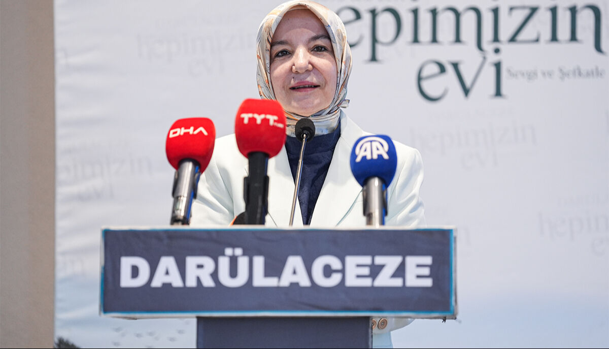 Vali Davut Gül'den bayramda Darülaceze ziyareti: Biz bir aileyiz Vali Davut Gül'den bayramda Darülaceze ziyareti: Biz bir aileyiz - 3. Resim