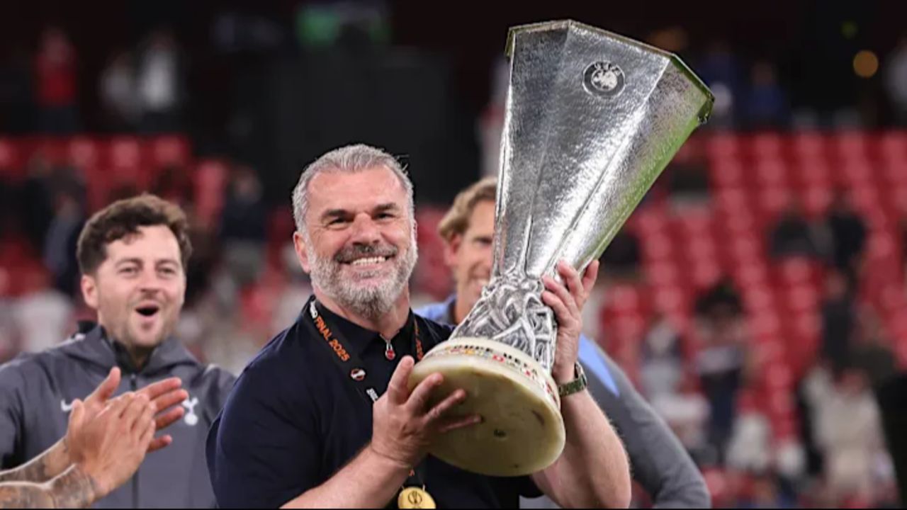 Yıllar sonra kulübe kupa kazandırdı, ama yaranamadı! Tottenham Postecoglou&#039;yu kovdu