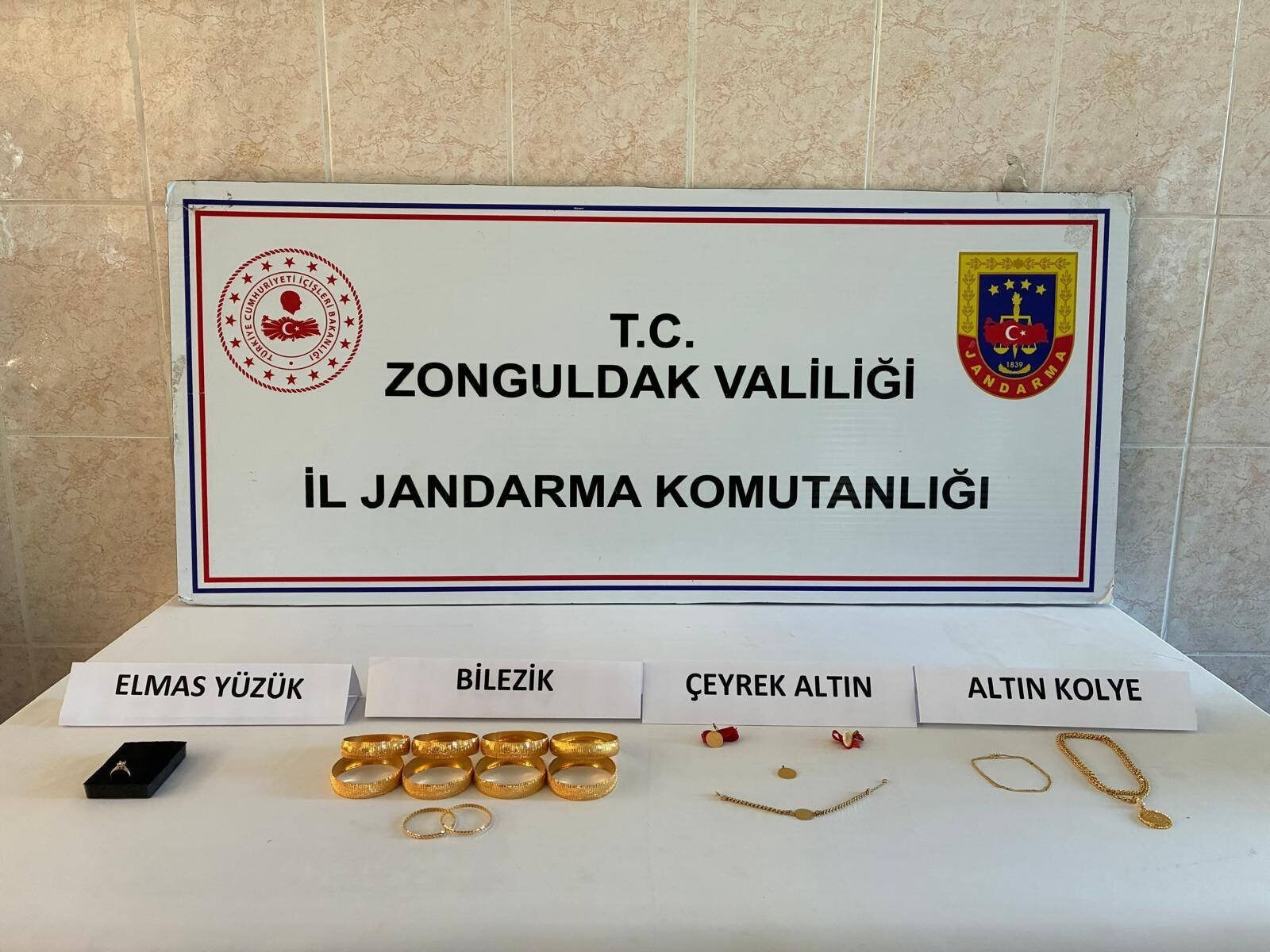 Zonguldak'ta çalınmıştı, başka şehirde toprağa gömülü olarak bulundu Zonguldak'ta çalınmıştı, başka şehirde toprağa gömülü olarak bulundu - 1. Resim