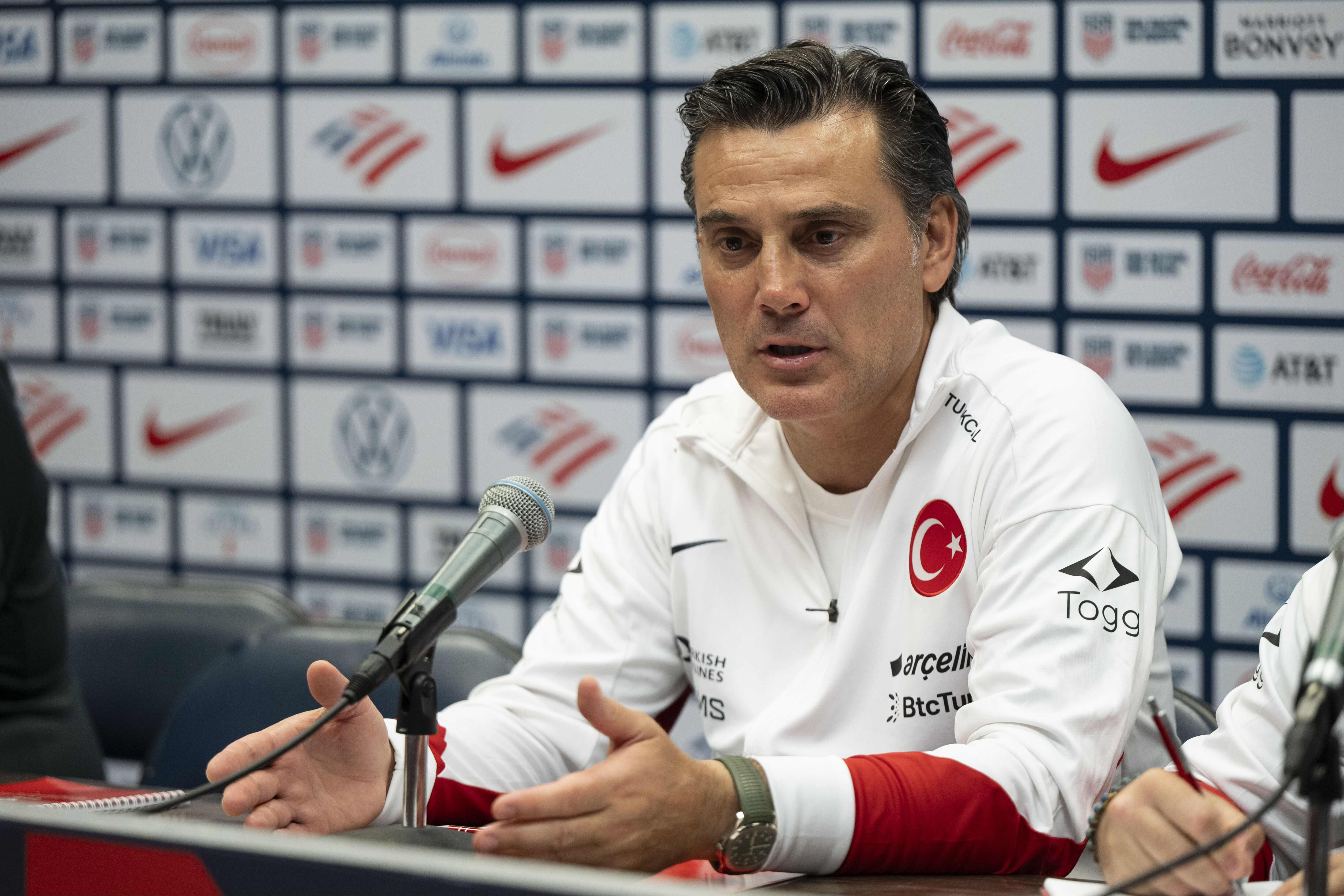 Adı Fenerbahçe ile anılıyordu! Ve Montella açıkladı Adı Fenerbahçe ile anılıyordu! Ve Montella açıkladı - 1. Resim