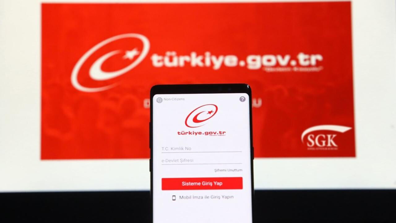 Emekli olacaklar ilk buna baktı! SGK'dan e-devlette yeni hizmet Emekli olacaklar ilk buna baktı! SGK'dan e-devlette yeni hizmet - 1. Resim