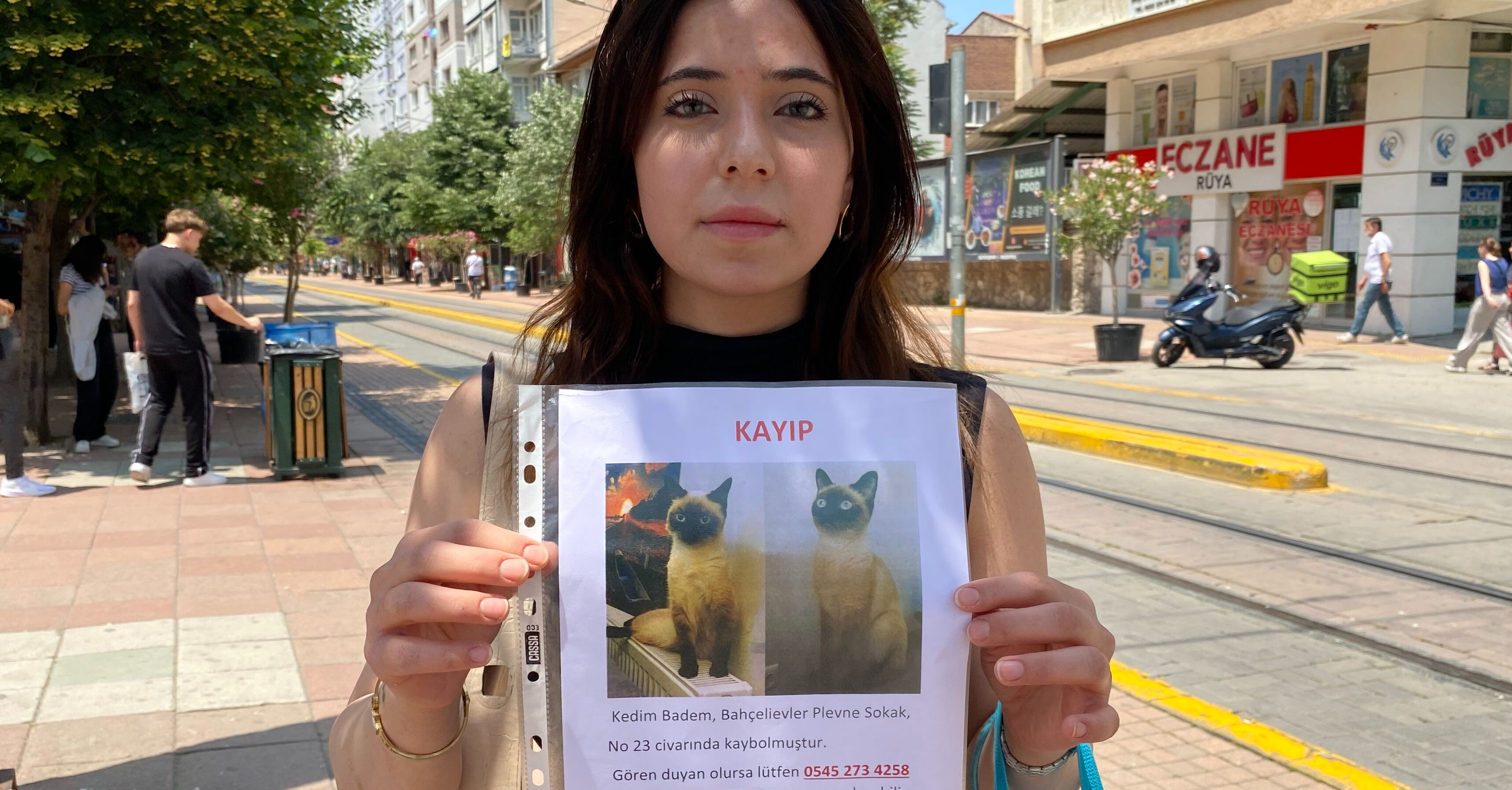 Herkes bayram sevinci yaşarken o sokak sokak 'Badem'i arıyor...