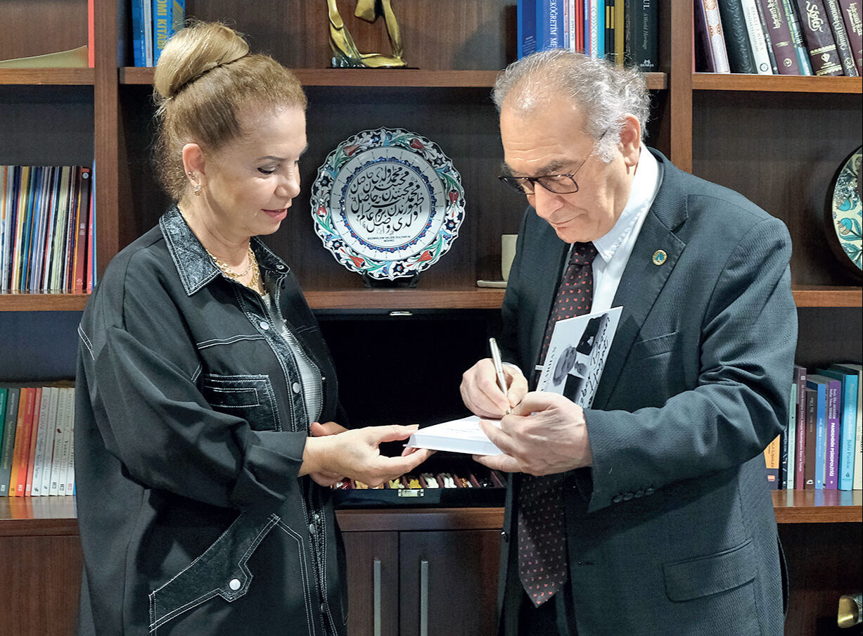 Kauçuk musunuz sünger mi, teflon mu? Prof. Dr. Nevzat Tarhan mutluluğun şifrelerini verdi Kauçuk musunuz sünger mi, teflon mu? Prof. Dr. Nevzat Tarhan mutluluğun şifrelerini verdi - 2. Resim